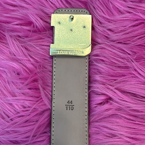 Louis Vuitton belt NOT AUTHENTIC - Picture 4 of 5